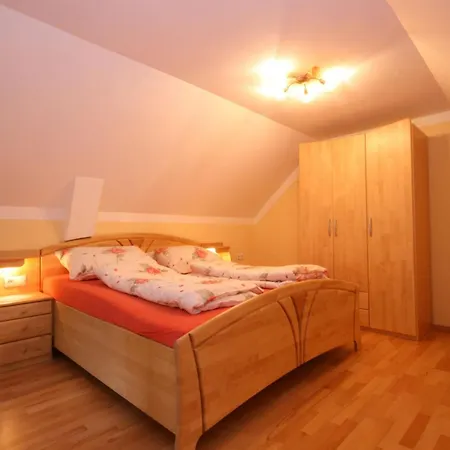 Pichlhof Апартаменти *